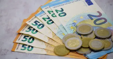 How Does Money Work Today? Between Debt Creation and the Quest for Digital Scarcity